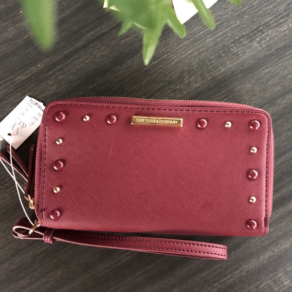 New York & Company Handbags - NWT NY and Company wristlet